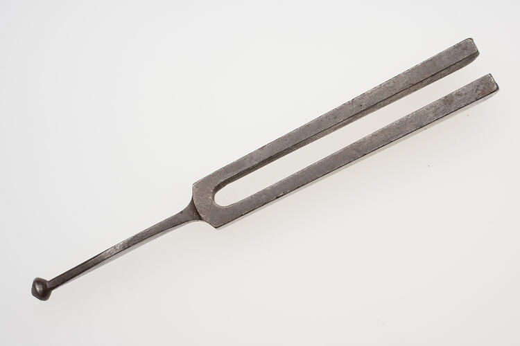 Violin Tuning Fork - Metal, post 1925