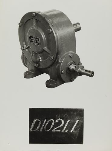 Photograph - Schumacher Mill Furnishing Works, Machine, Port Melbourne, Victoria, circa 1940s