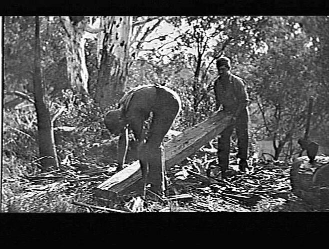 MERRIGUM - MEN CUTTING RAILWAY SLEEPERS