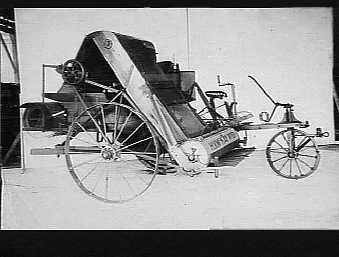 6FT STEEL FRAME HARVESTER TAKEN JULY 1924.