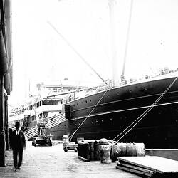 Negative - SS Ulimaroa at Pier, Port Melbourne, Victoria, 1910
