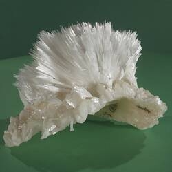 Scolecite. [M 35986]
