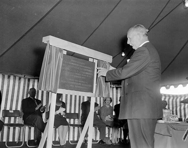 Reid's Lightweight Aggregate, Sir Dallas Brooks Unveiling a Plaque, Reids Quarries, Greensborough, Victoria, 23 Oct 1959