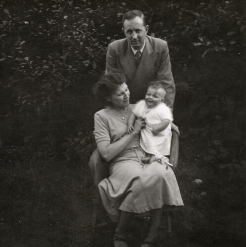 James & Eileen Leech With Baby Son Phillip, Middlesex, England, 1956
