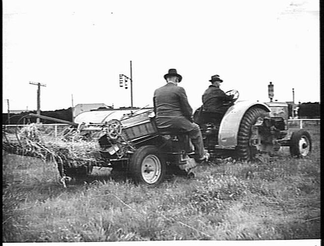 PICK-UP BINDER FOR FLAX: OCT 1941