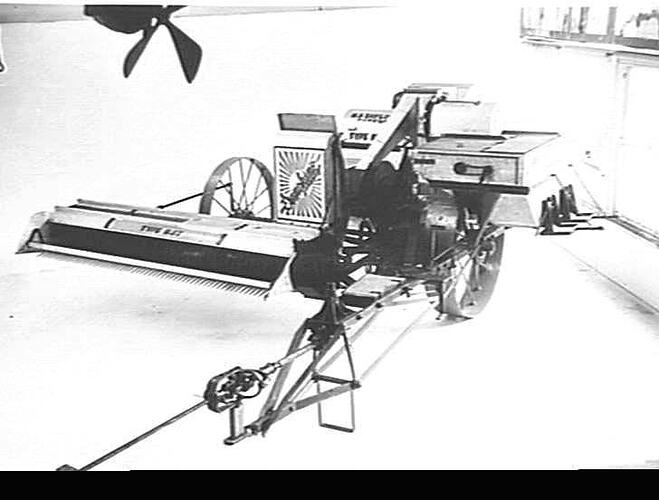 10FT. H.S.T. P.T.O. HEADER. APRIL 1939