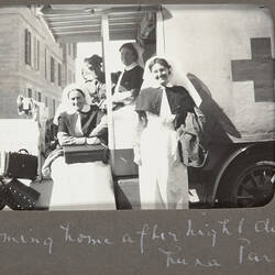 Digital Image - World War I, Group Portrait of Nurses & Soldier, Egypt, 1915-1917