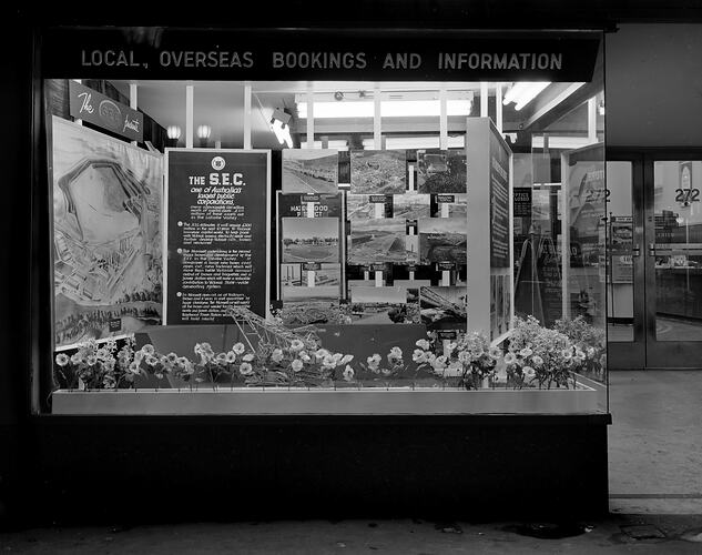 Victorian Government Tourist Bureau, SEC Window Display, Melbourne, Victoria, 11 Dec 1959