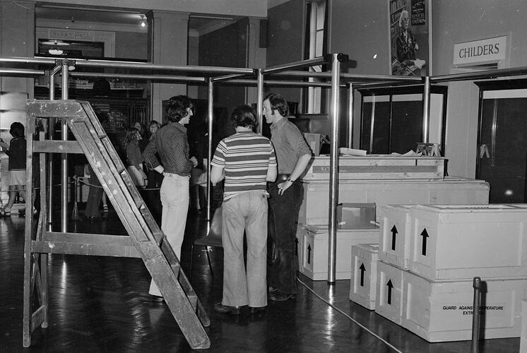 Removing Titan tractor (ST 26697) from display in the South Rotunda, Science Museum, 1970s