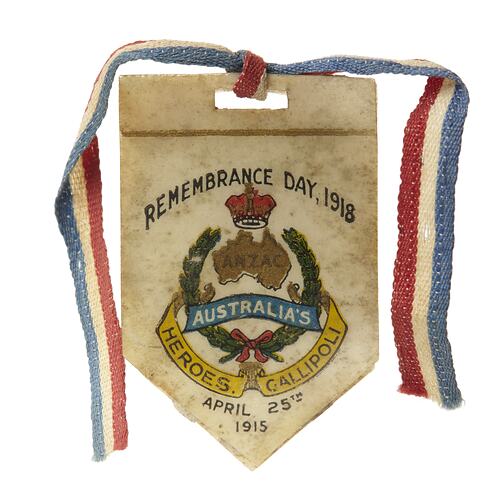 Badge - Remembrance Day, 'Australia's Heroes Gallipoli', 25 Apr 1918, Obverse