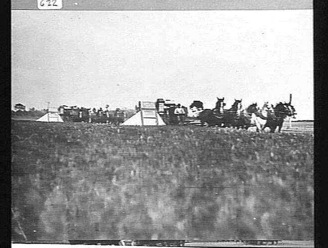 10 FT. HARVESTER AT WORK ON THE FARM OF SMITH BROS., HORSHAM: DEC. 1925