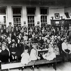 Class & Parents at Christmas Party, Ringwood East State School, 1930