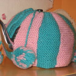 Tea Cosy - Knitted, pink and green