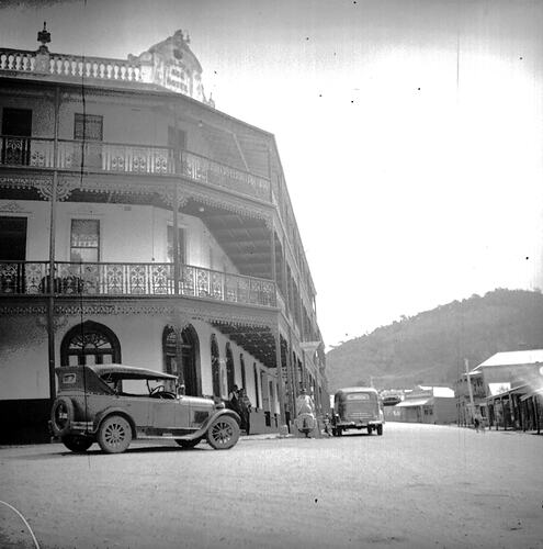 Negative - State Electricity Commission, Golden Age Hotel & Main Street (Day Avenue), Omeo, Victoria, circa 1930s