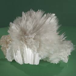 Scolecite. [M 35986]