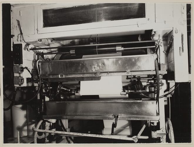 Section, with rollers, of industrial machine.