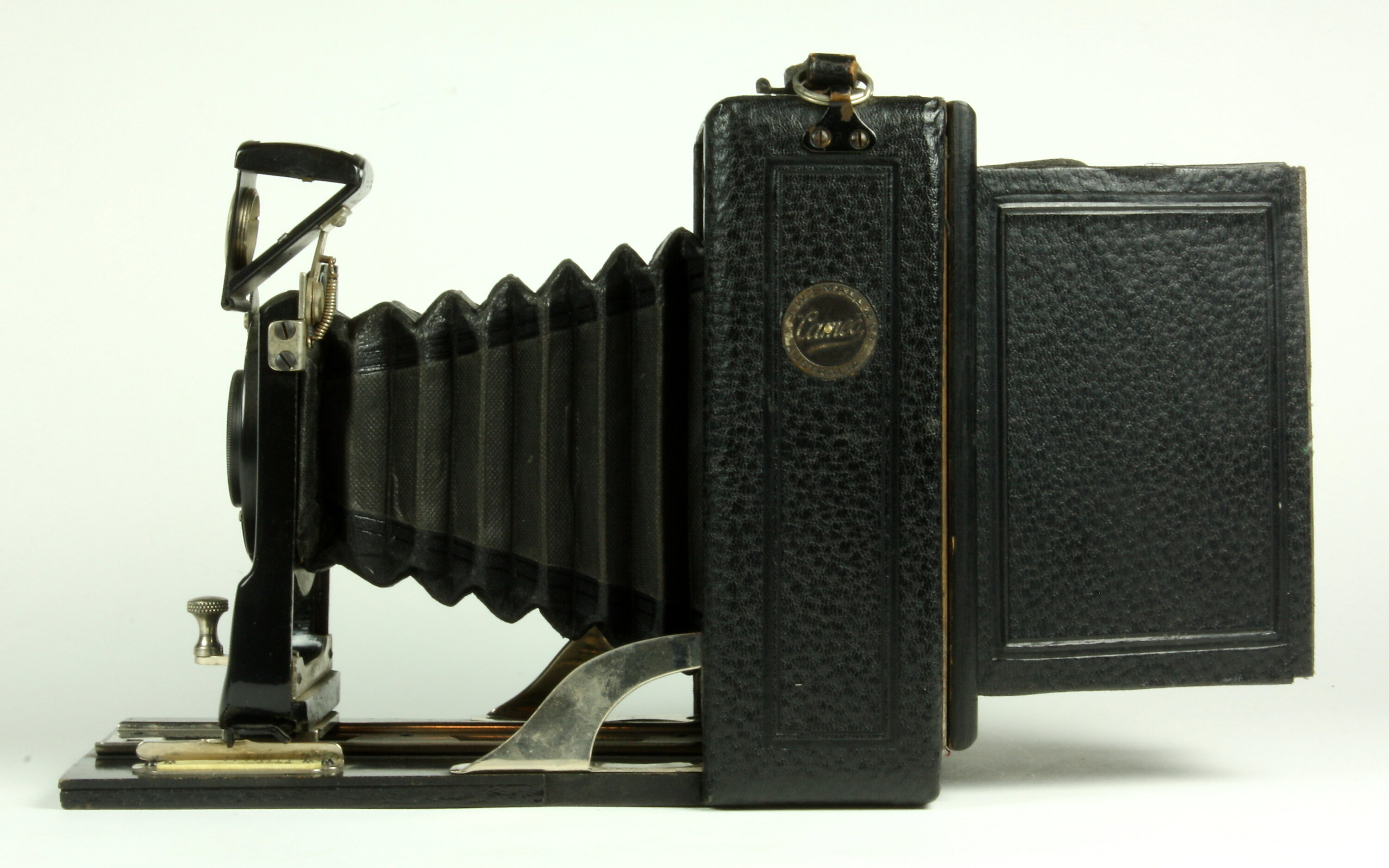 Camera - J.W. Small, 'Cameo', Quarter Plate, Melbourne