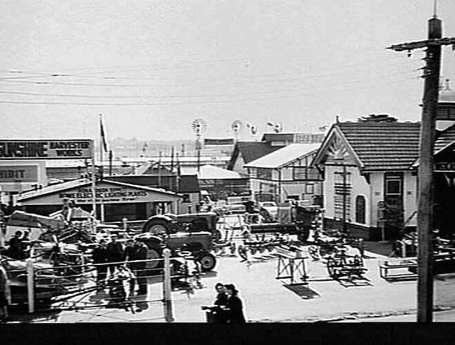 STAND: MELBOURNE ROYAL SHOW: TAKEN 24TH SEPT, 1947 (8.30 A.M.) `COMMANDO' CAMERA