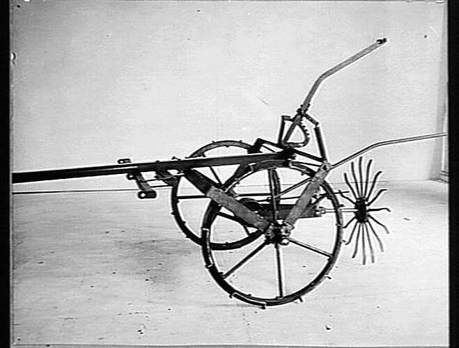 SUNROTOR CANE WEEDER N/S VIEW