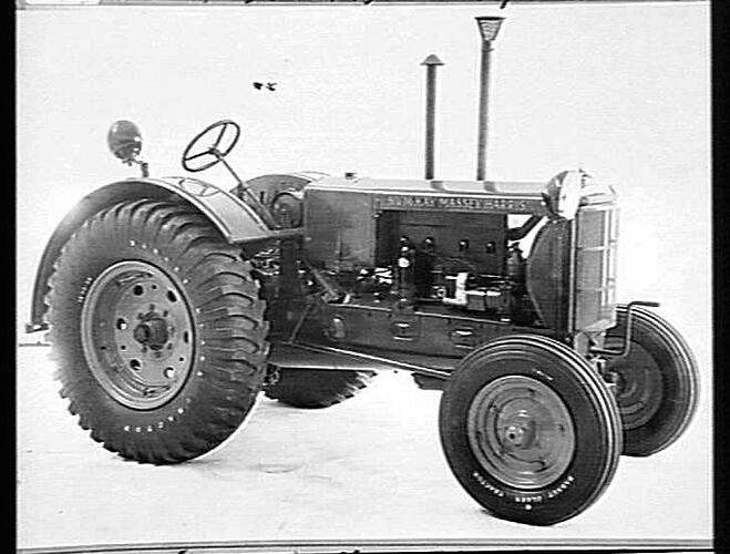 ELECTRIC LIGHT(EN)ING UNIT 25/40 [FITTED TO A H.V.MCKAY M-H] TRACTOR: SEPT 1938