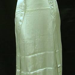 Woman's grey sleeveless nightgown on mannequin.