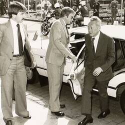 Photograph - Commonwealth Heads of Government Meeting, Arrival of The Right Honourable Lee Kuan Yew MP, Centennial Hall, Royal Exhibition Building, Melbourne, 30 Sep-7 Oct 1981