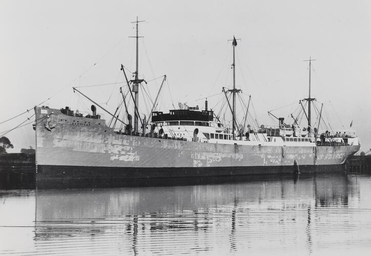 Photograph - Cargo Ship, Australia, 1920-1939