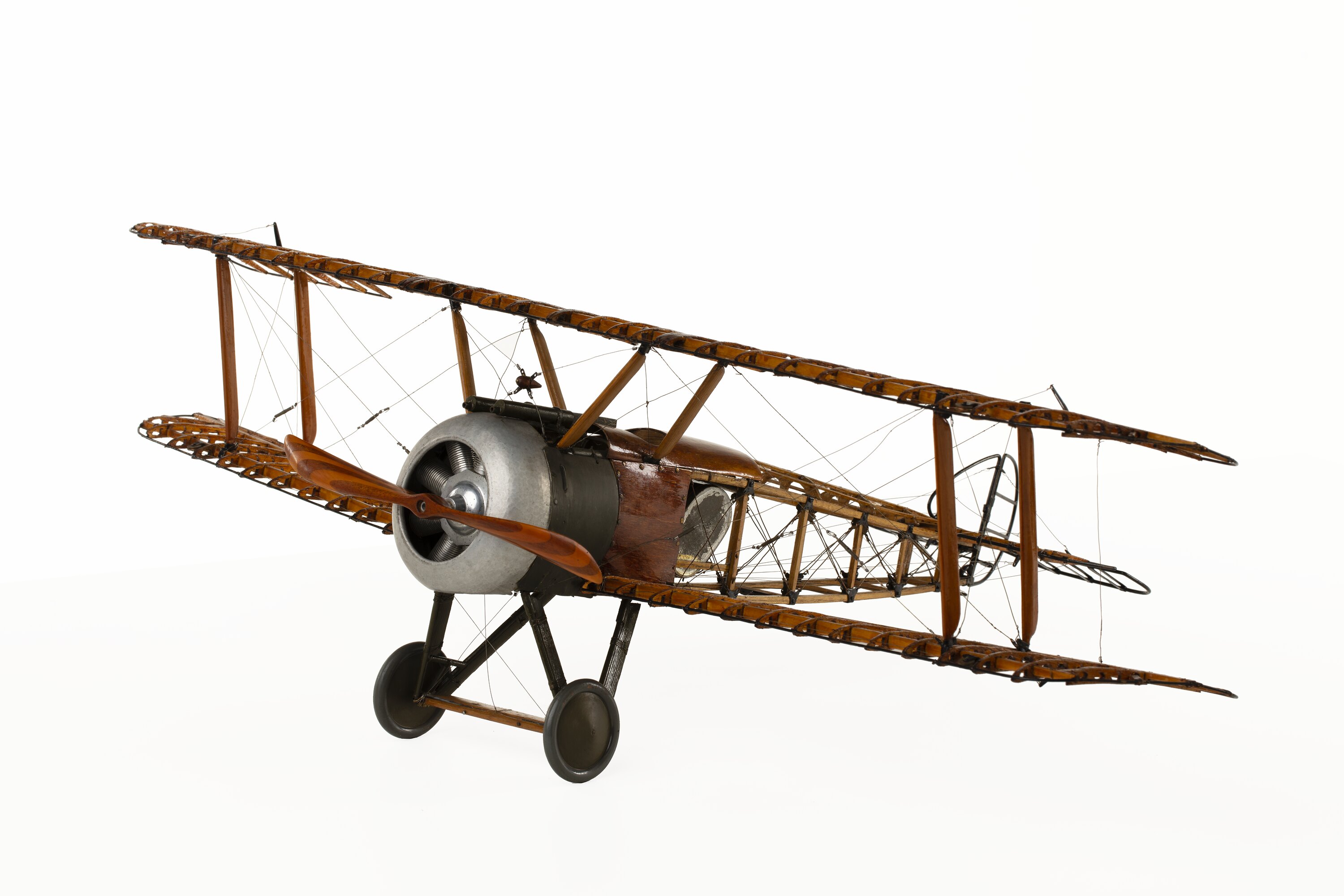 Maquette d'avion en bois SOPWITH CAMEL F1 1/16