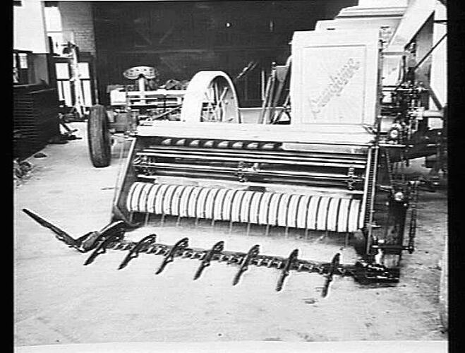 CUTTER BAR FOR NO.4 PICKUP ATTACHMENT: JUN 1943