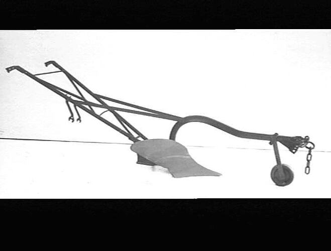 NEW MODEL CANE PLOW. AUG 1934