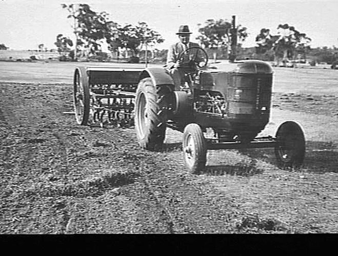 `101 JUNIOR' & `SUNTYNE' - FITZGIBBON, KOJONUP, W. A.: MAY 1940