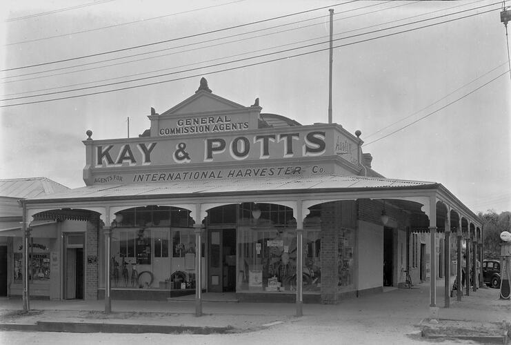 Kay & Potts, Kerang