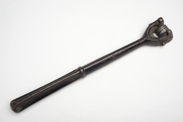 Wheeldresser - Metal, circa 1920-1950