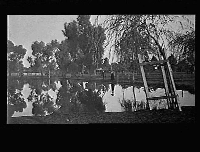 MERRIGUM - PARK LAKE