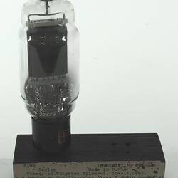 Electronic Valve - Taylor, Triode, Type 830B, 1920-1930.