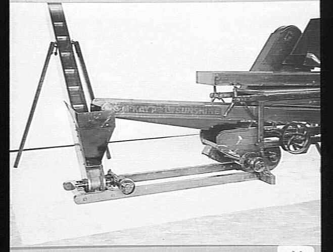 PHOTO TAKEN DEC 1923: MAIZE-HUSKER