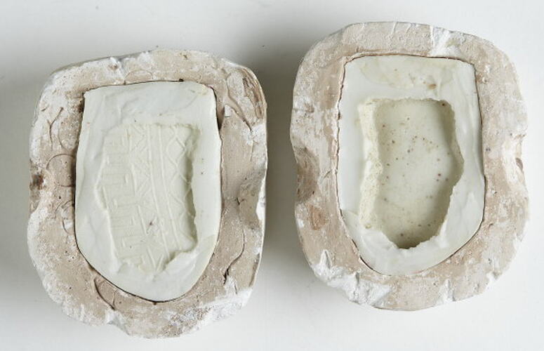 Potsherd (Mould), Watom Island, East New Britain, Papua New Guinea, 3300 to 2750 BP