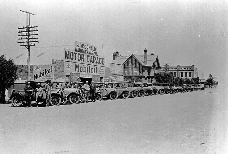 [Chevrolet cars outside the J. McDonald Motor Garage, Warracknabeal, about 1925.]