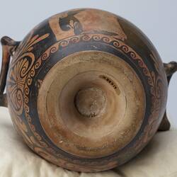 Pottery, Italy, end of 4th century BCE