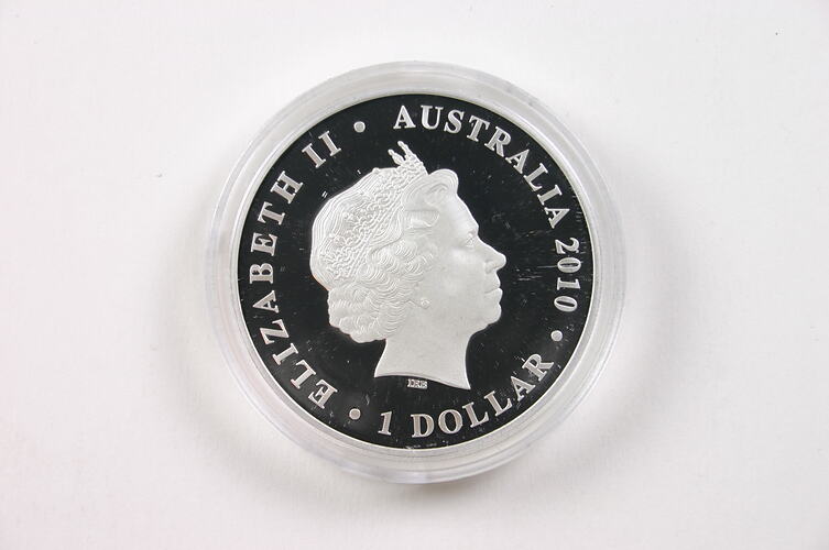Coin, round, head of crowned Queen facing right. Text around.