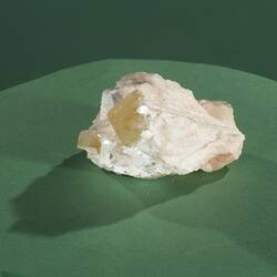 Powellite. [M 35985]
