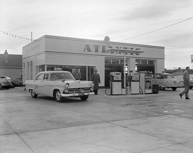 Atlantic Union Oil Company, Service Station Exterior, Thornbury, Victoria, 03 Jul 1959