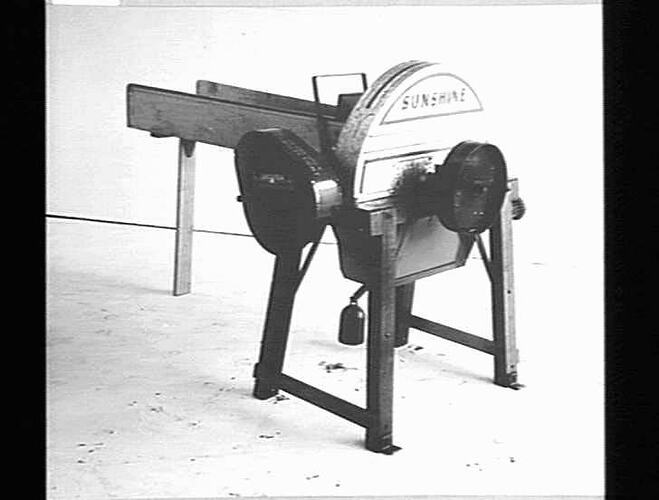 NO. 5 CHAFF CUTTER WITH GUARDS: JULY 1940