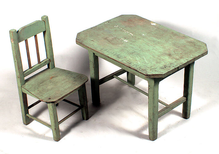 Table and Chair - Green