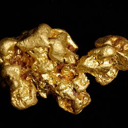 Godl nugget specimen.
