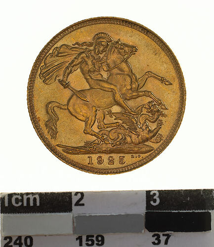 Coin - Sovereign, New South Wales, Australia, 1925, photographed by Museums Victoria