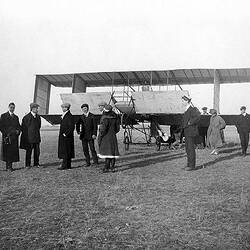 Houdini & Spectators with the Voisin Biplane