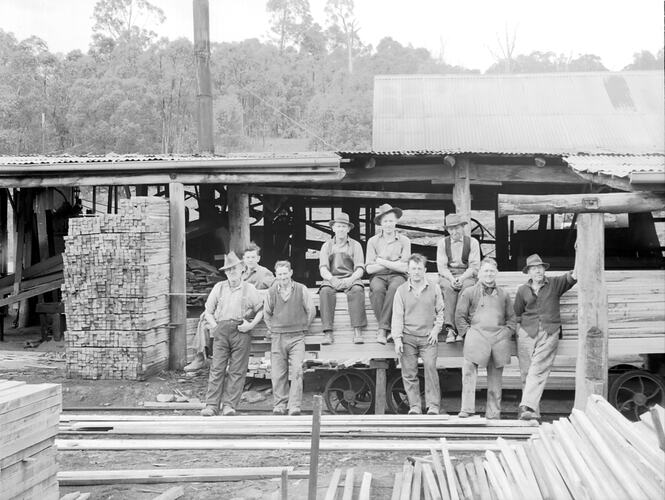 [Workers at McCaster's sawmill, Victoria, September 1945.]