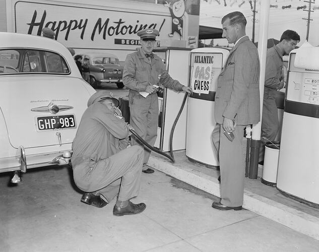 Atlantic Union Oil Company, Gas Guess Competition, Thornbury, Victoria, 03 Jul 1959