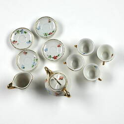 Tiny tea set, birdseye view.